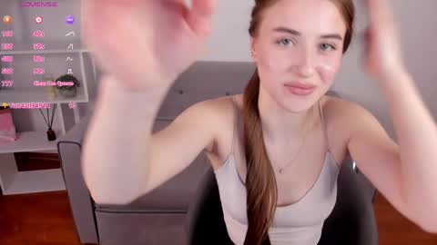 Snapshot of lisahille chatting on March 2, 2026, 8:10 am Lisa online show from March 2, 2026, 8:10 am