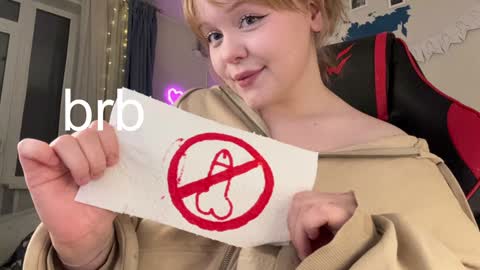 -Lisa- Help me to reach 100 thumbs up3 online show from December 14, 2024, 4:42 pm