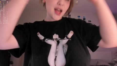 -Lisa- Help me to reach 100 thumbs up3 online show from December 25, 2024, 12:26 pm