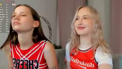 Snapshot of lisaluve chatting on July 2, 2026, 3:23 am Lisa blonde Alisa brunette online show from July 2, 2026, 3:23 am