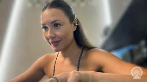 lisandriaaa online show from June 25, 2026, 2:43 pm