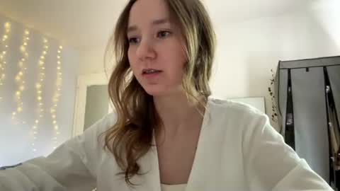 Snapshot of lisasmall chatting on June 13, 2026, 4:16 pm lisasmall online show from June 13, 2026, 4:16 pm