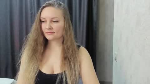 Lisa online show from November 3, 2025, 11:15 pm