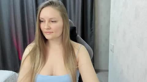 Lisa online show from November 30, 2025, 3:49 pm