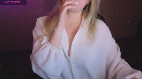 Anna online show from June 9, 2026, 10:54 pm