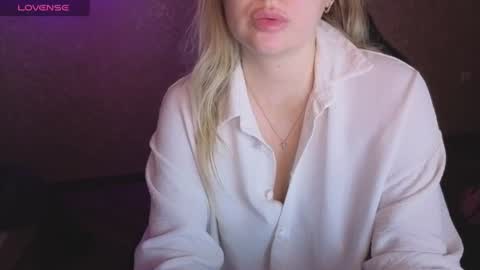 Anna online show from June 18, 2026, 1:39 am