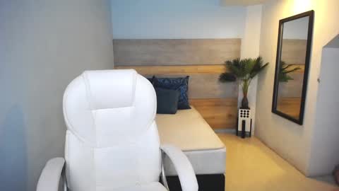 Liseth Fox online show from December 4, 2024, 7:34 pm