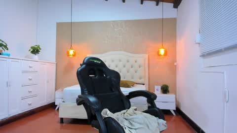 L I S S A  online show from January 30, 2025, 9:47 am