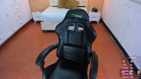 L I S S A  online show from February 10, 2025, 4:08 am