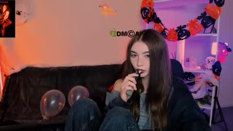 lissa_night online show from October 27, 2025, 10:30 am