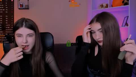 lissa_night online show from November 4, 2025, 7:57 pm