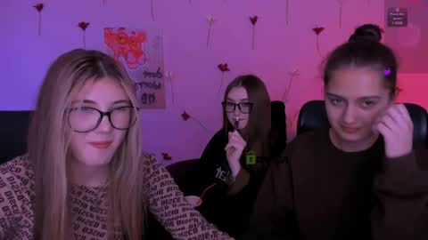 lissa_night online show from April 11, 2026, 6:56 pm