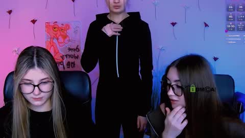 lissa_night online show from April 13, 2026, 7:08 pm