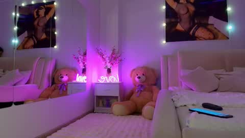 lissa_yassemin online show from December 2, 2024, 10:34 pm