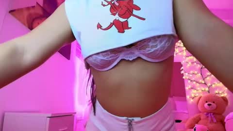 lissa_yassemin online show from November 30, 2025, 9:08 pm