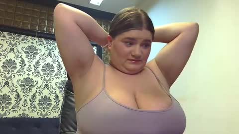 Snapshot of lissabigtitts chatting on November 17, 2025, 4:13 pm Lisa online show from November 17, 2025, 4:13 pm