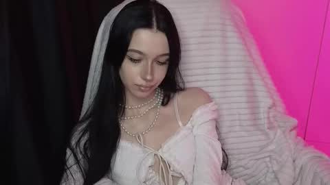 lissaelison online show from November 26, 2025, 8:43 pm