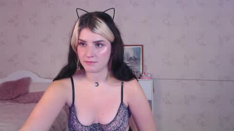 Alice Dont forget to thumbs up its very important  online show from October 14, 2025, 9:32 am