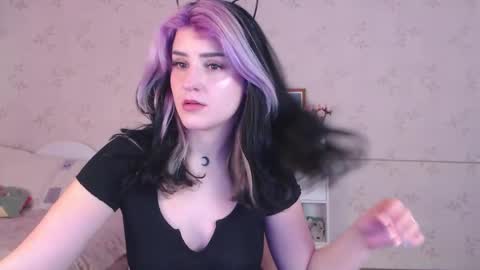 Snapshot of lissalucy chatting on March 3, 2026, 8:42 am Alice Dont forget to thumbs up its very important online show from March 3, 2026, 8:42 am