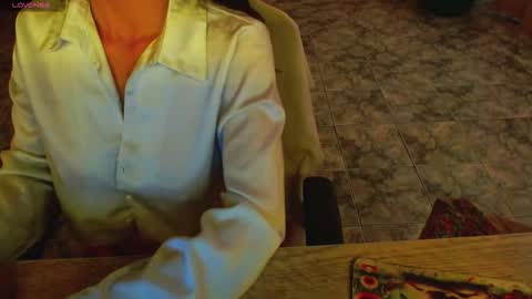 Liss online show from November 12, 2025, 4:29 pm