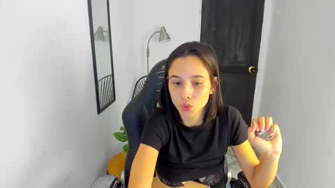 Snapshot of liswett_ chatting on June 10, 2026, 1:32 pm Liss online show from June 10, 2026, 1:32 pm