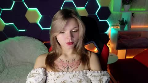 Snapshot of litabrom chatting on December 16, 2024, 4:13 am Lena online show from December 16, 2024, 4:13 am