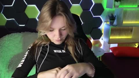 Snapshot of litabrom chatting on December 28, 2024, 8:37 am Lena online show from December 28, 2024, 8:37 am