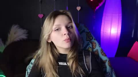 Snapshot of litabrom chatting on February 19, 2025, 8:01 am Lena online show from February 19, 2025, 8:01 am