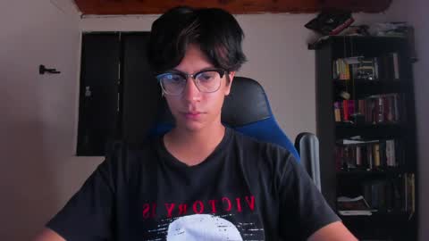 Snapshot of literateboy chatting on June 2, 2026, 1:51 am Literateboy online show from June 2, 2026, 1:51 am
