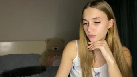 LUNA online show from October 28, 2025, 8:00 pm