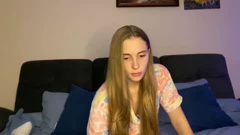 LUNA online show from December 3, 2025, 8:07 pm