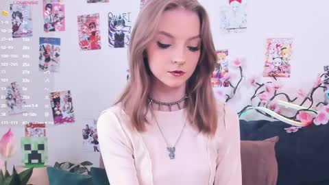 Snapshot of little__caprice chatting on June 3, 2026, 7:33 am Bella online show from June 3, 2026, 7:33 am
