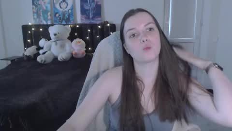 little__flowers online show from September 23, 2025, 8:50 am