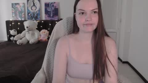 little__flowers online show from October 4, 2025, 8:01 am