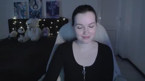 little__flowers online show from October 25, 2025, 8:55 am