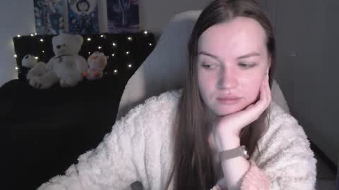 little__flowers online show from December 20, 2025, 8:32 am