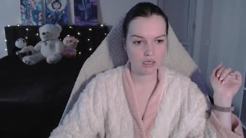 little__flowers online show from January 14, 2026, 10:21 am