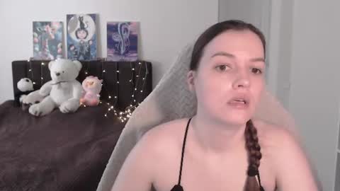 Snapshot of little__flowers chatting on July 9, 2026, 7:12 am little__flowers online show from July 9, 2026, 7:12 am