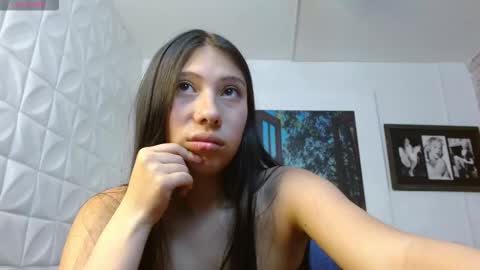 Snapshot of little__sofi_ chatting on November 12, 2025, 10:09 pm Sofi online show from November 12, 2025, 10:09 pm