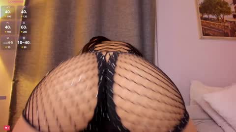 Snapshot of little_caprice_x chatting on December 13, 2024, 10:13 pm Ana online show from December 13, 2024, 10:13 pm
