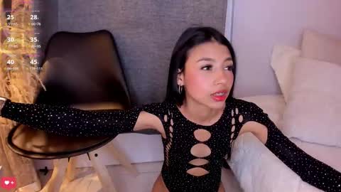 Snapshot of little_caprice_x chatting on September 12, 2025, 8:09 pm Ana online show from September 12, 2025, 8:09 pm