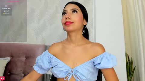 Snapshot of little_caprice_x chatting on October 14, 2025, 12:28 pm Ana online show from October 14, 2025, 12:28 pm
