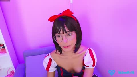 Snapshot of little_effy18_ chatting on March 11, 2025, 8:20 pm Little Effy online show from March 11, 2025, 8:20 pm