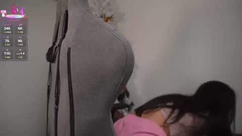 Help me reach 100 likes online show from December 15, 2025, 7:18 pm