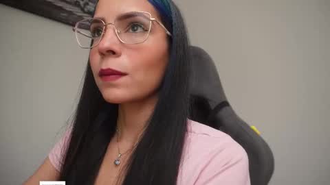 Snapshot of little_eli chatting on January 18, 2026, 7:17 pm Help me reach 100 likes online show from January 18, 2026, 7:17 pm