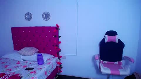 Snapshot of little_flower4you chatting on December 30, 2024, 6:16 pm mai rojas online show from December 30, 2024, 6:16 pm