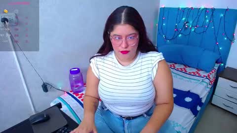 Snapshot of little_flower4you chatting on February 13, 2025, 7:10 pm mai rojas online show from February 13, 2025, 7:10 pm