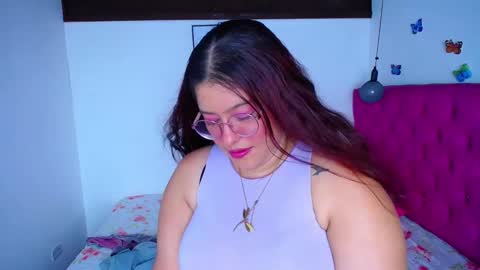 Snapshot of little_flower4you chatting on March 1, 2025, 1:22 am mai rojas online show from March 1, 2025, 1:22 am