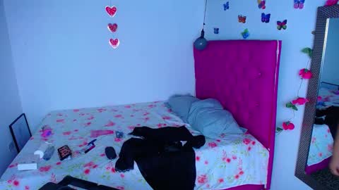 Snapshot of little_flower4you chatting on March 5, 2025, 10:21 pm mai rojas online show from March 5, 2025, 10:21 pm