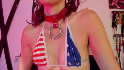 Little Nauughty2 online show from November 5, 2025, 2:06 pm